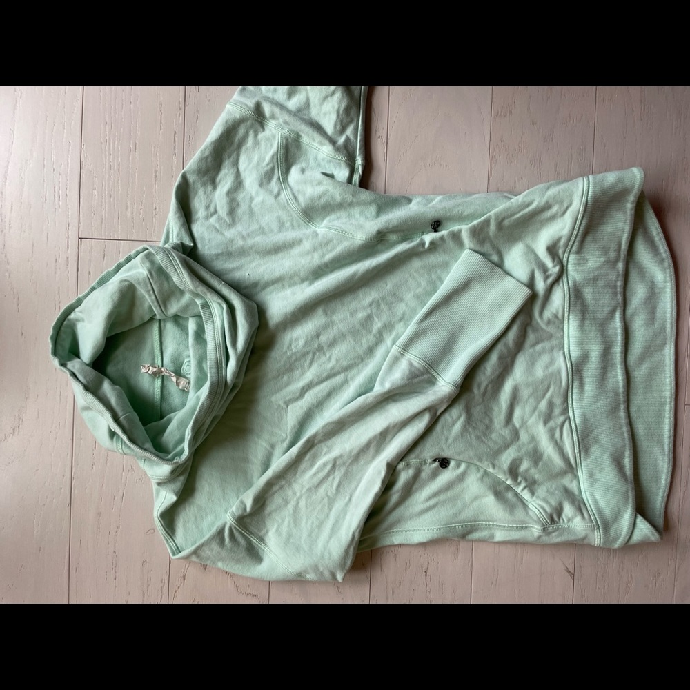 Lululemon mint green turtleneck hoodie size 8